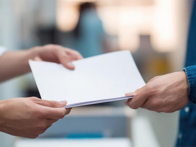 ¿Le han modificado las condiciones de trabajo? Conozca sus derechos y opciones